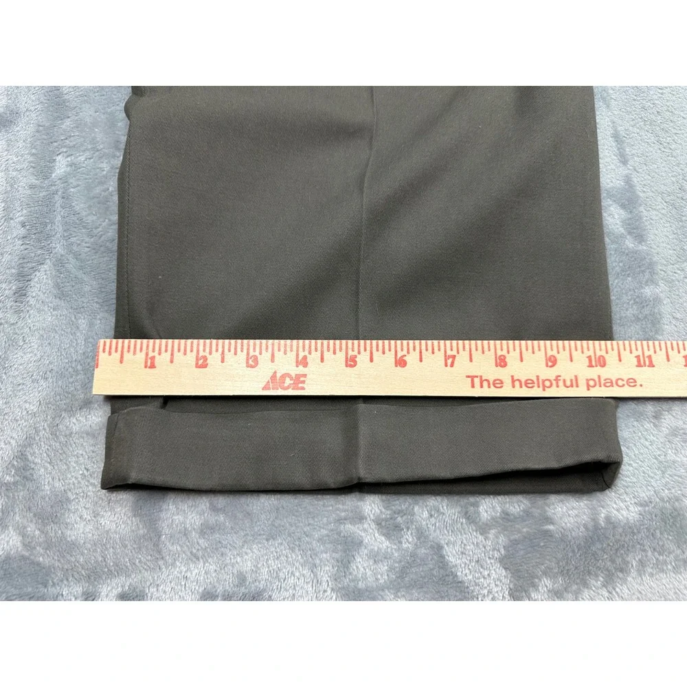 Eddie Bauer Mens 42x30 Relaxed Fit‎ Pleated Chinos Dark Olive Nano-Tex 3884 NWT